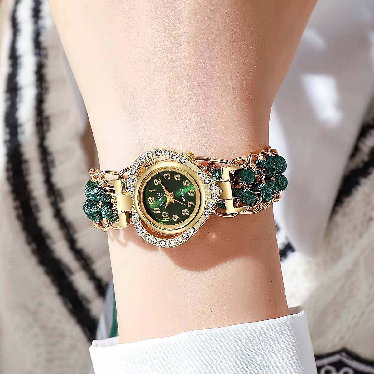 Moda Taklidi Kalp Kadran Kadın - Open Heart Watch incelemesi ve fiyatı